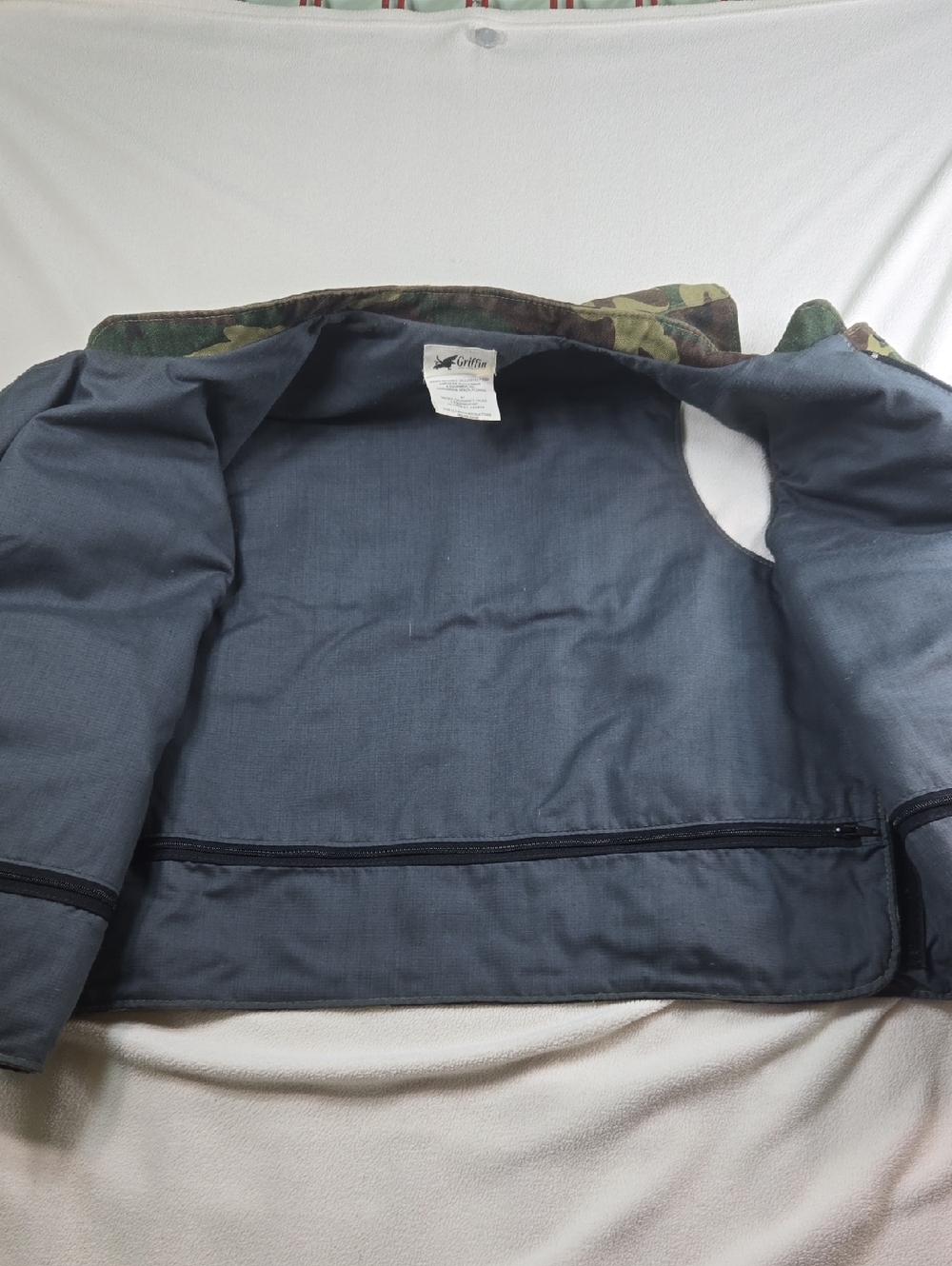Camo Utility/Fishing Vest - Green/Brown Pattern - Picture 9 of 10